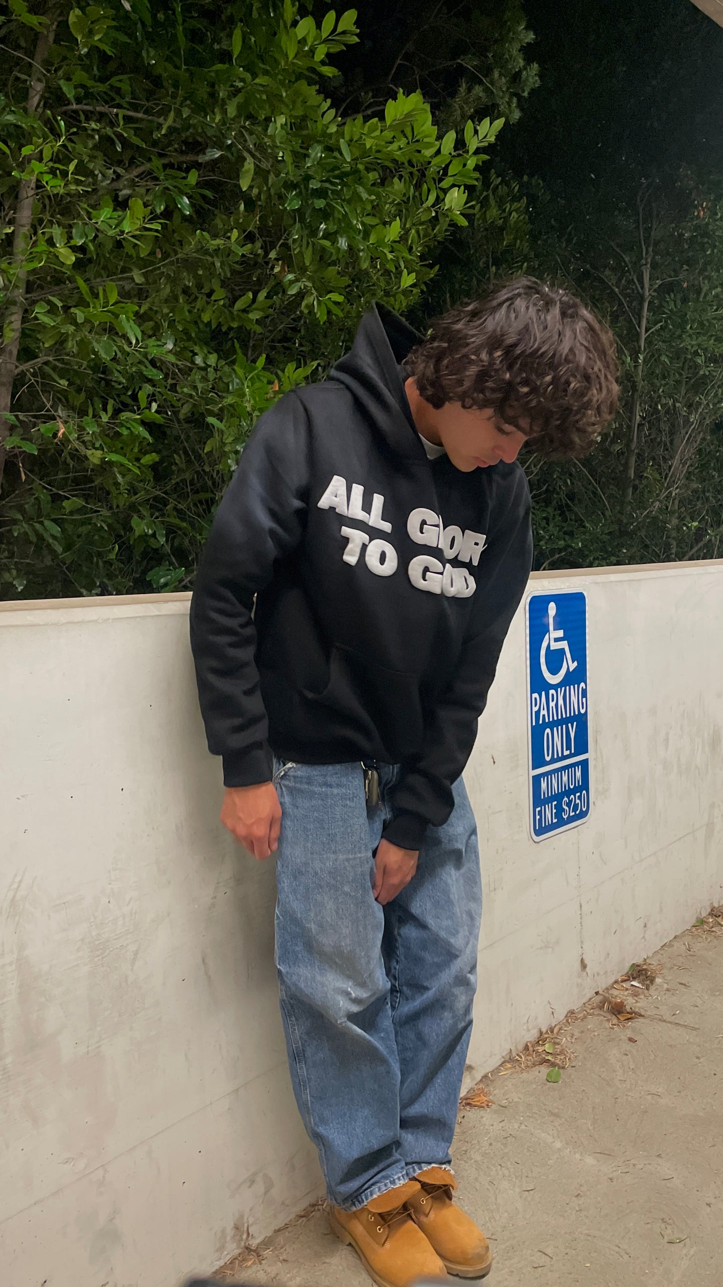 ALL GLORY TO GOD HOODIE BLACK